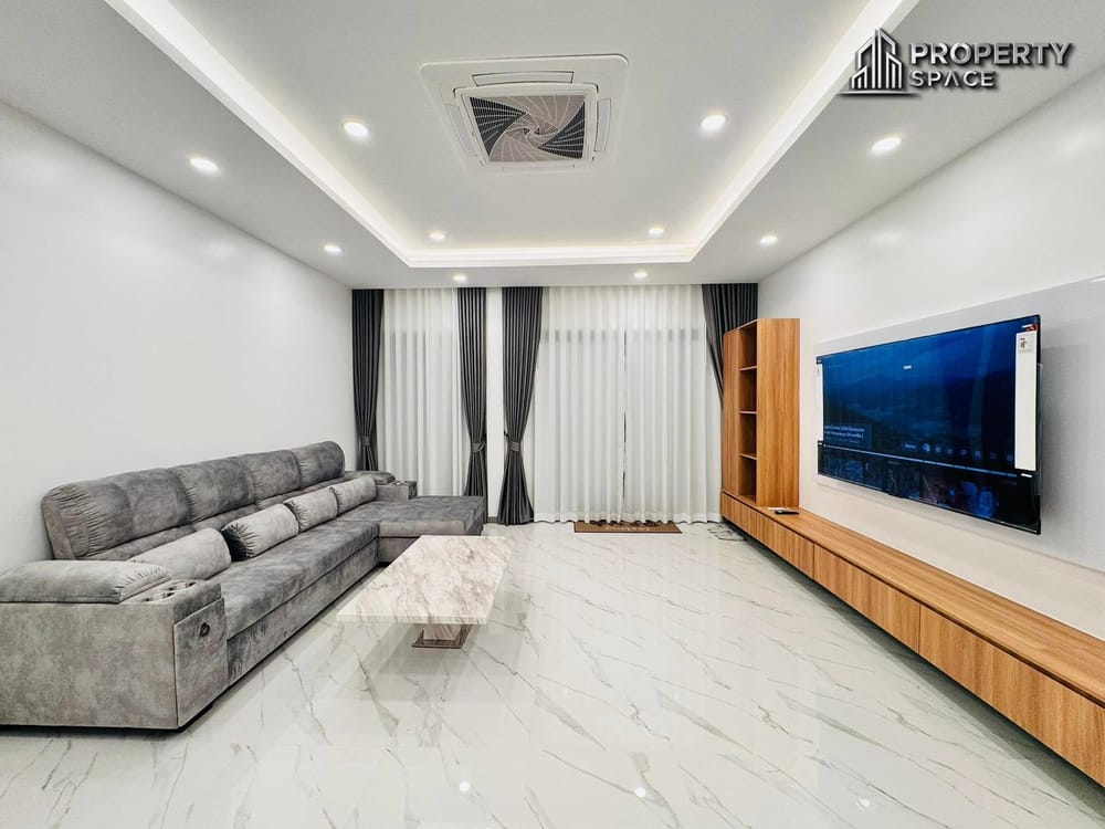 Newly Renovated 4 Bedroom Pool Villa Near Jomtien Beach For Sale - Great for Living or Investment! Image 9
