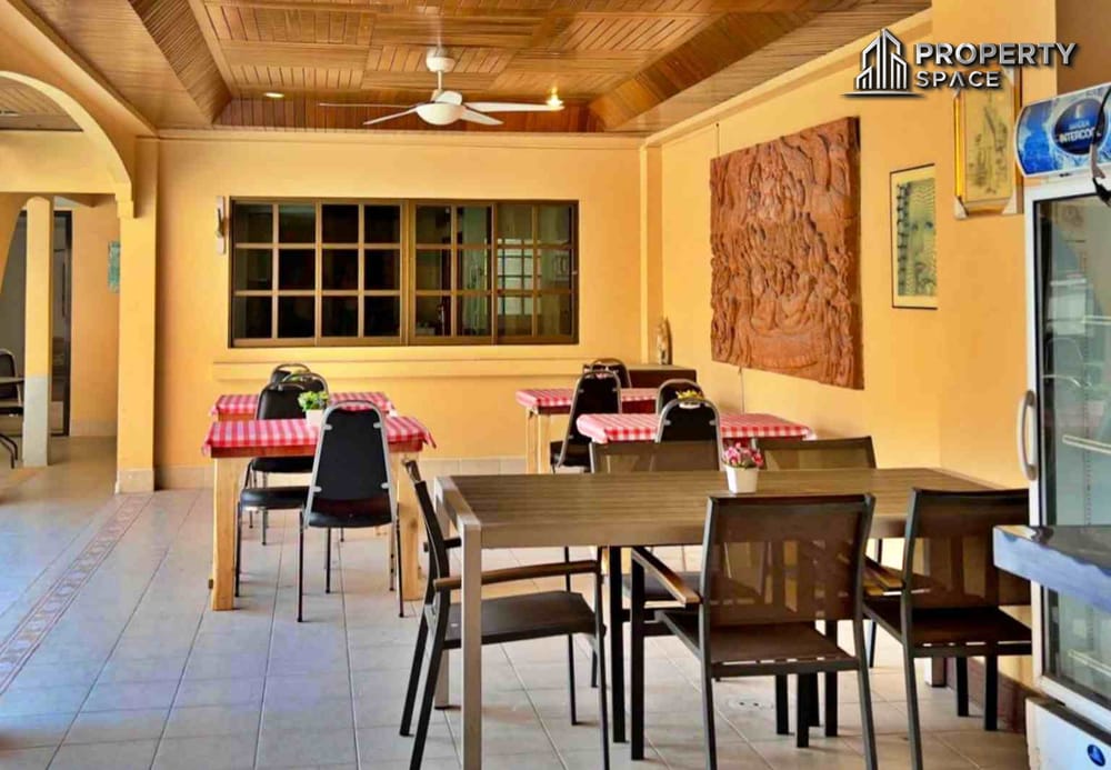 Charming 2-Storey, 12-Bedroom Guest House With Private Pool For Sale At Soi Bongkot, Pattaya. Image 6