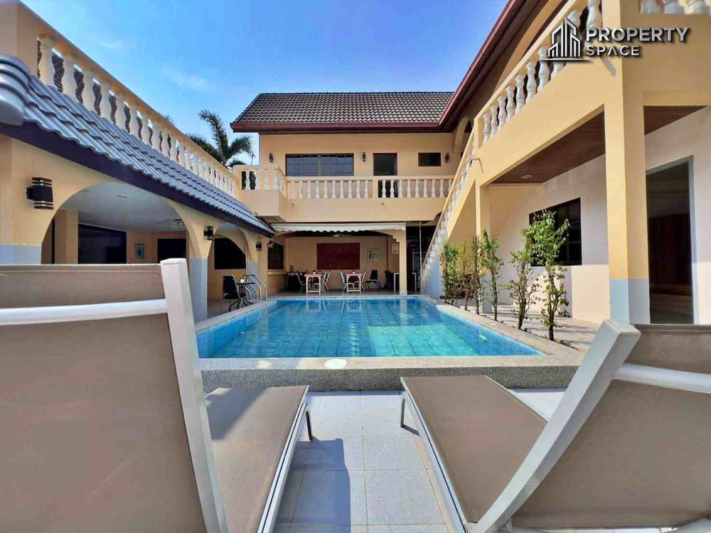 Charming 2-Storey, 12-Bedroom Guest House With Private Pool For Sale At Soi Bongkot, Pattaya. Image 1