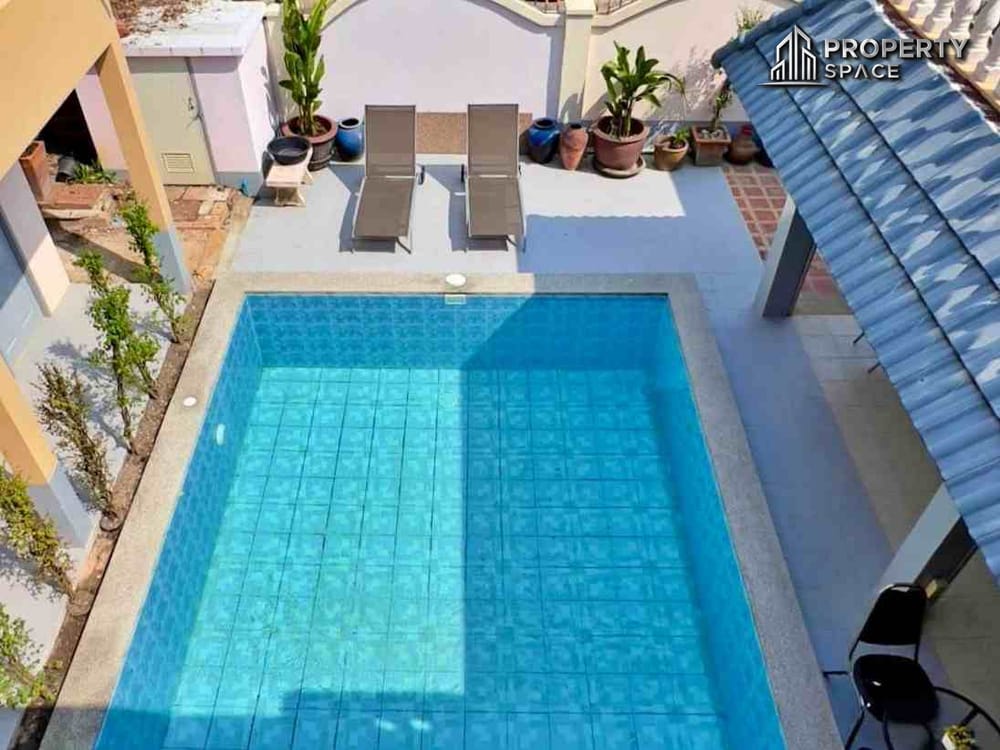 Charming 2-Storey, 12-Bedroom Guest House With Private Pool For Sale At Soi Bongkot, Pattaya. Image 4
