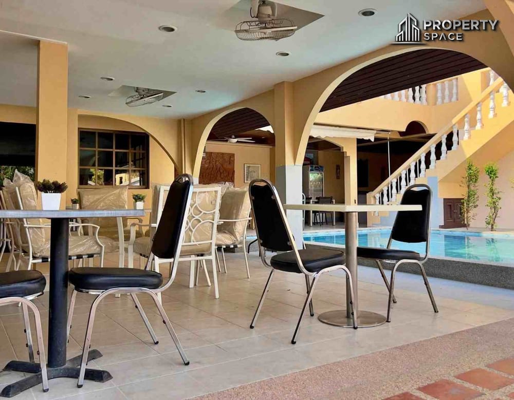 Charming 2-Storey, 12-Bedroom Guest House With Private Pool For Sale At Soi Bongkot, Pattaya. Image 6