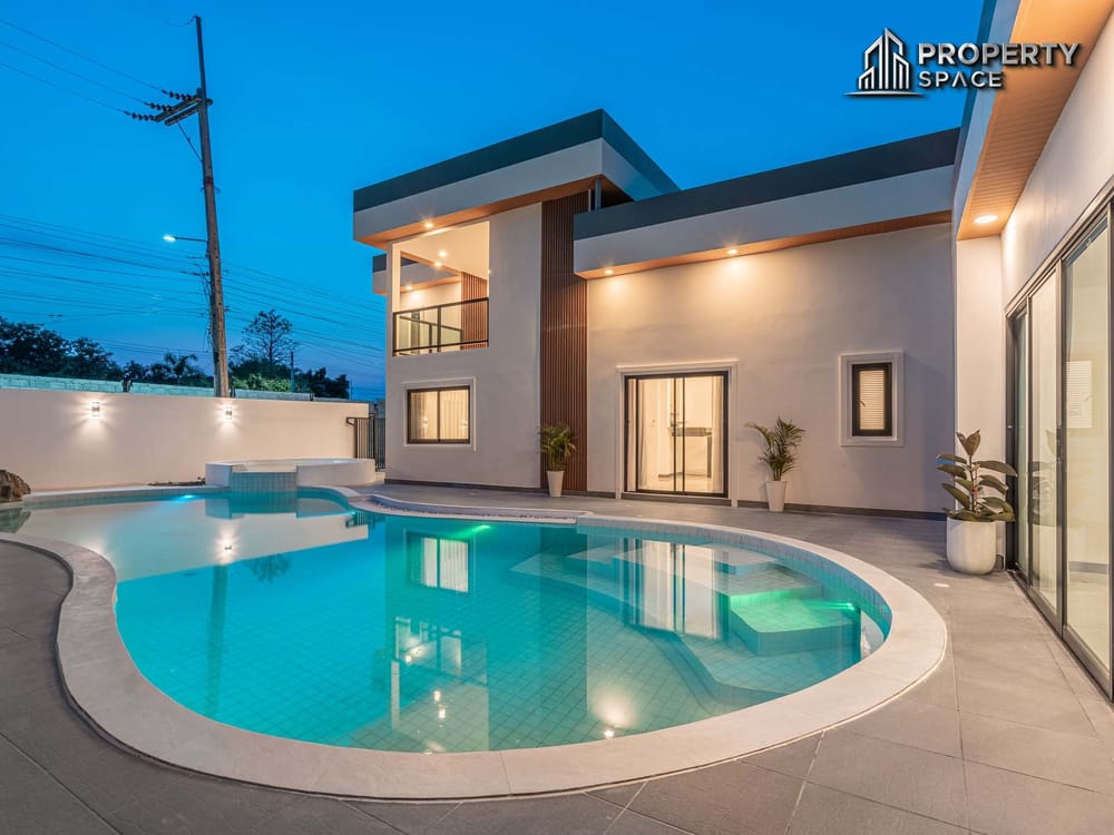 Luxury Living! 5-Bedroom Brand New Modern Pool Villa in East Pattaya for Sale Image 5