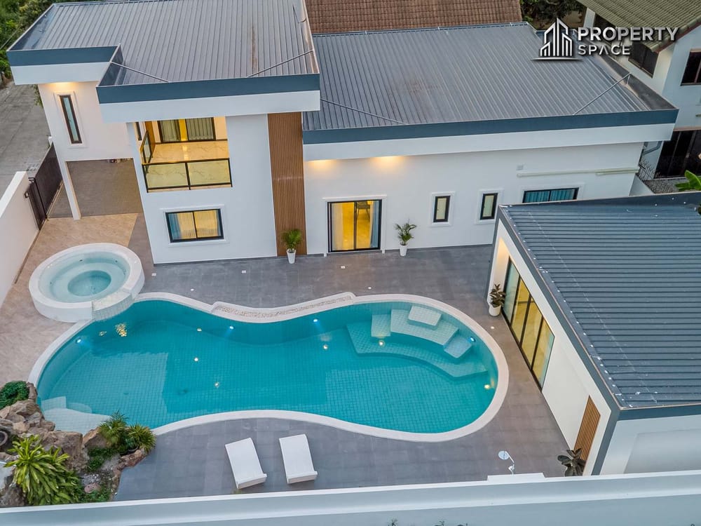 Luxury Living! 5-Bedroom Brand New Modern Pool Villa in East Pattaya for Sale Image 3