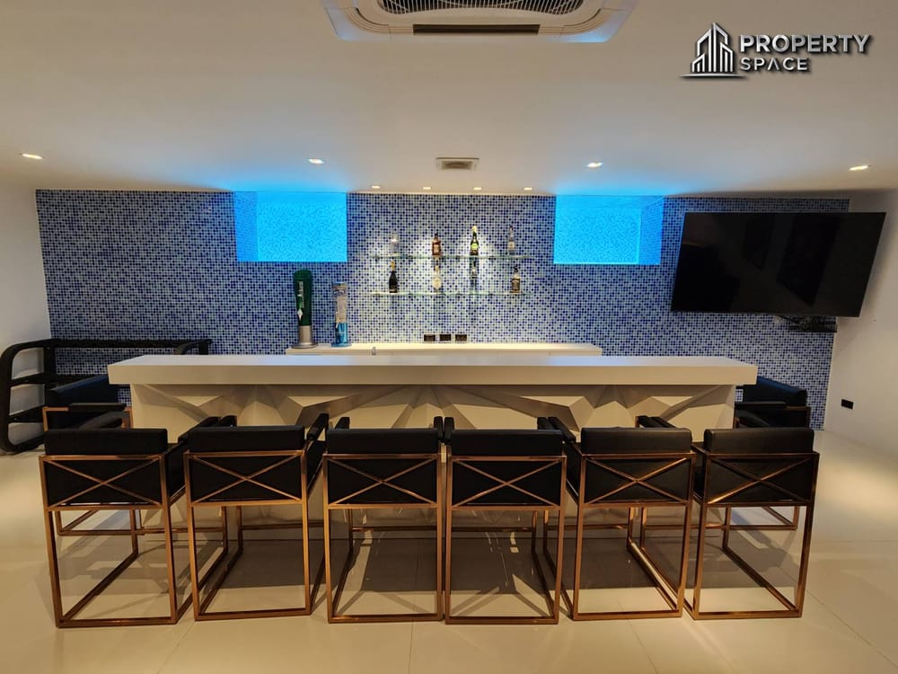 Ultra-Luxury 3-Storey Pool Villa With 6 Spacious Bedrooms And Private Elevator in Pratumnak Hill Image 15