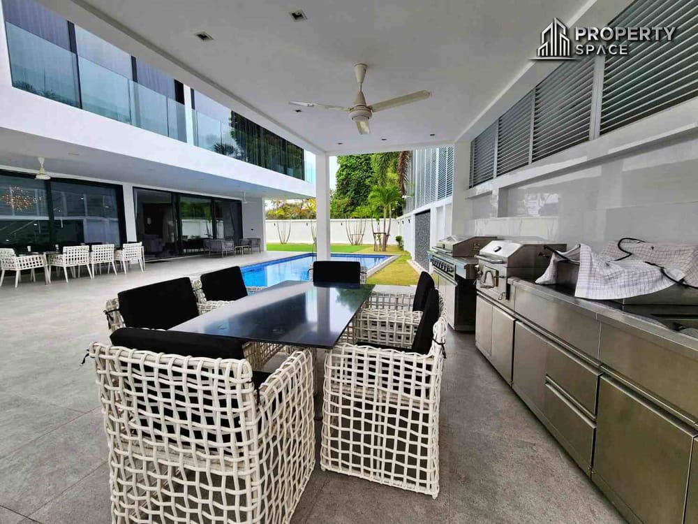 Ultra-Luxury 3-Storey Pool Villa With 6 Spacious Bedrooms And Private Elevator in Pratumnak Hill Image 6