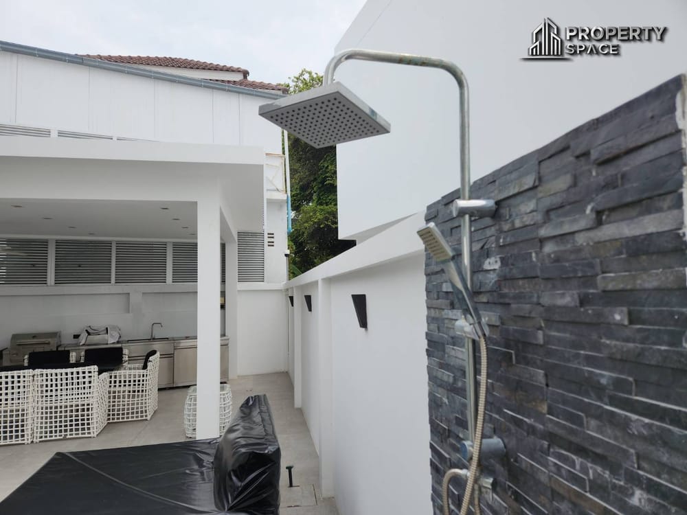 Ultra-Luxury 3-Storey Pool Villa With 6 Spacious Bedrooms And Private Elevator in Pratumnak Hill Image 57