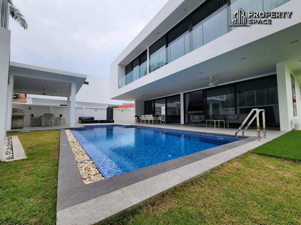 Ultra-Luxury 3-Storey Pool Villa With 6 Spacious Bedrooms And Private Elevator in Pratumnak Hill Image 1