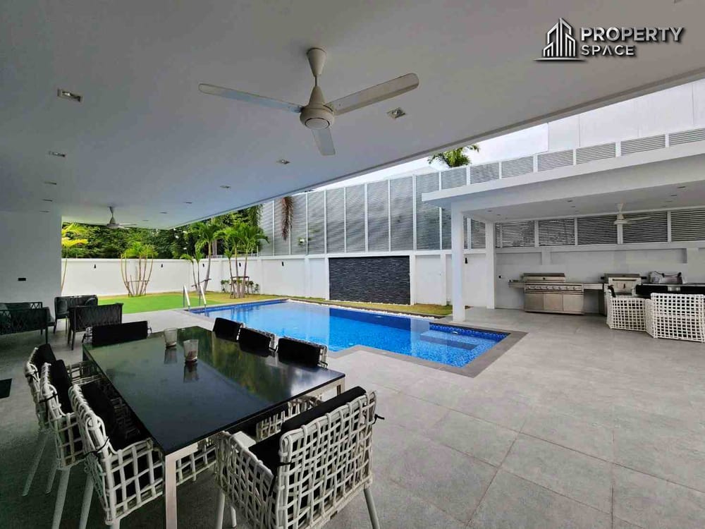 Ultra-Luxury 3-Storey Pool Villa With 6 Spacious Bedrooms And Private Elevator in Pratumnak Hill Image 5