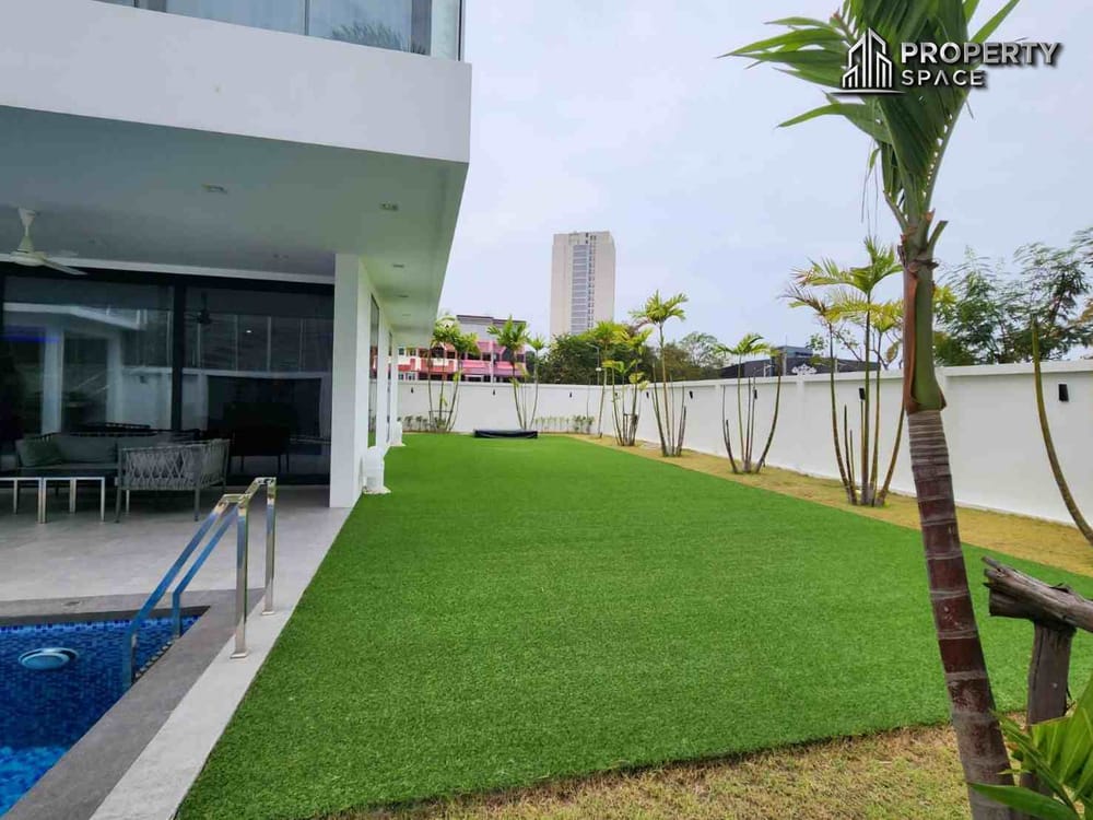 Ultra-Luxury 3-Storey Pool Villa With 6 Spacious Bedrooms And Private Elevator in Pratumnak Hill Image 55