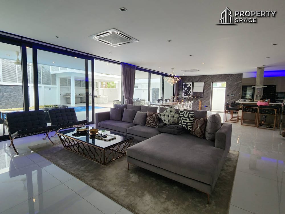 Ultra-Luxury 3-Storey Pool Villa With 6 Spacious Bedrooms And Private Elevator in Pratumnak Hill Image 12