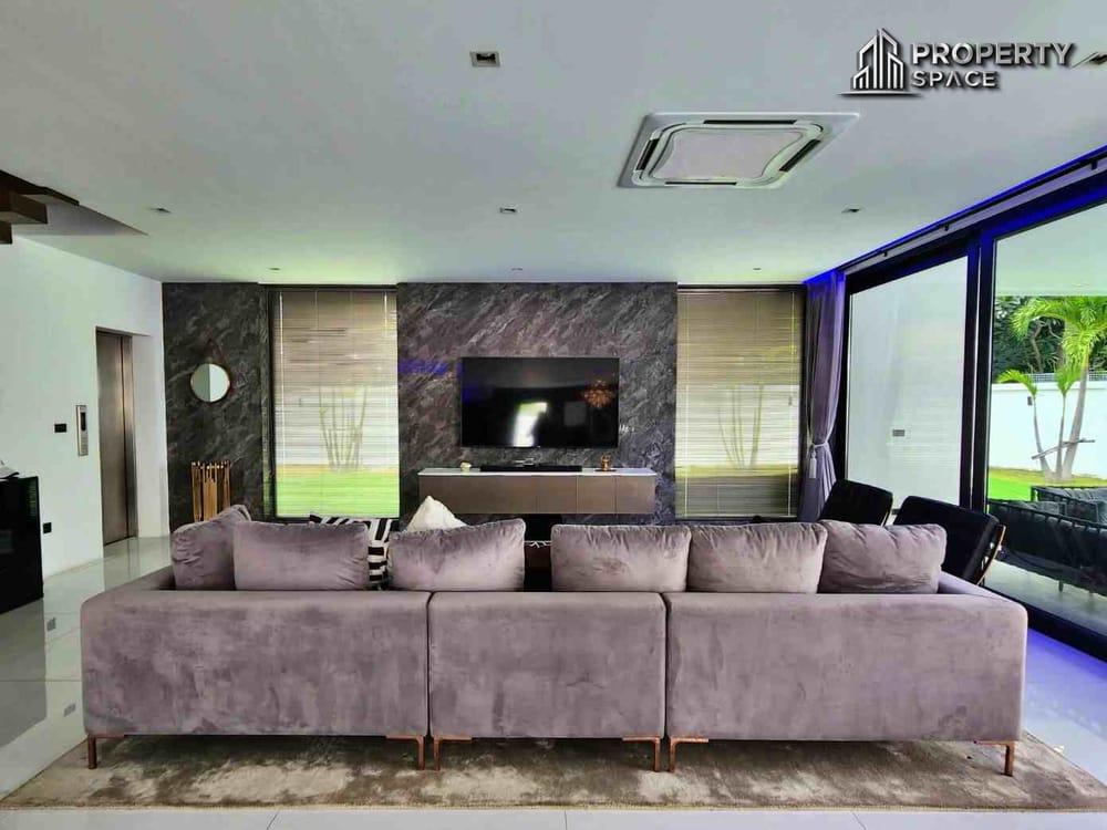 Ultra-Luxury 3-Storey Pool Villa With 6 Spacious Bedrooms And Private Elevator in Pratumnak Hill Image 11
