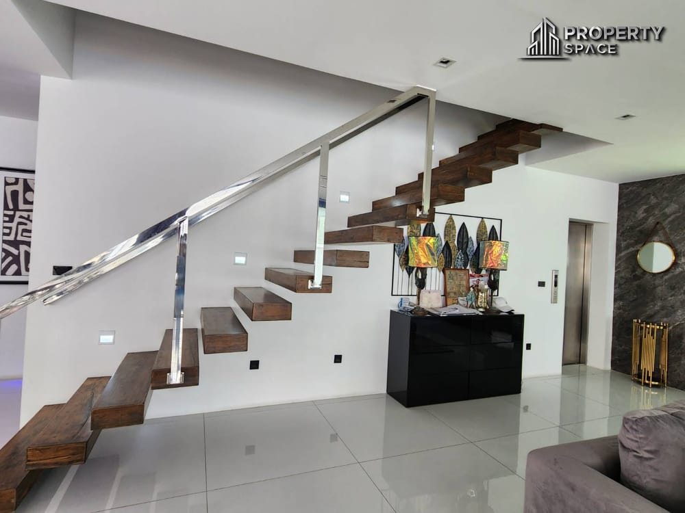 Ultra-Luxury 3-Storey Pool Villa With 6 Spacious Bedrooms And Private Elevator in Pratumnak Hill Image 14