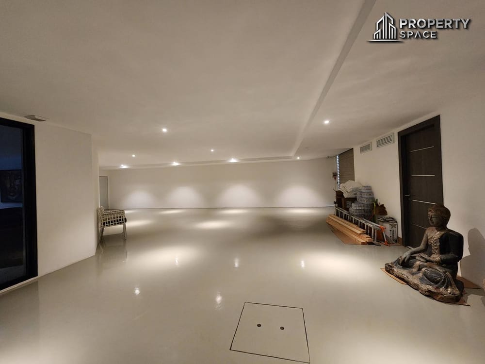 Ultra-Luxury 3-Storey Pool Villa With 6 Spacious Bedrooms And Private Elevator in Pratumnak Hill Image 51