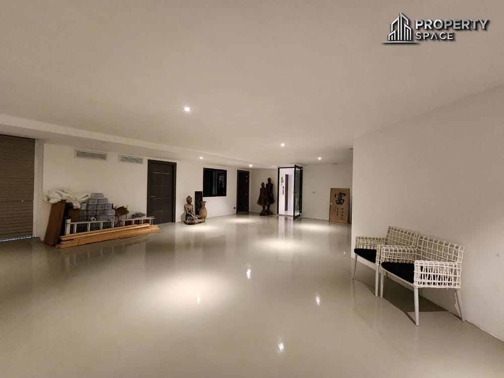 Ultra-Luxury 3-Storey Pool Villa With 6 Spacious Bedrooms And Private Elevator in Pratumnak Hill Image 53