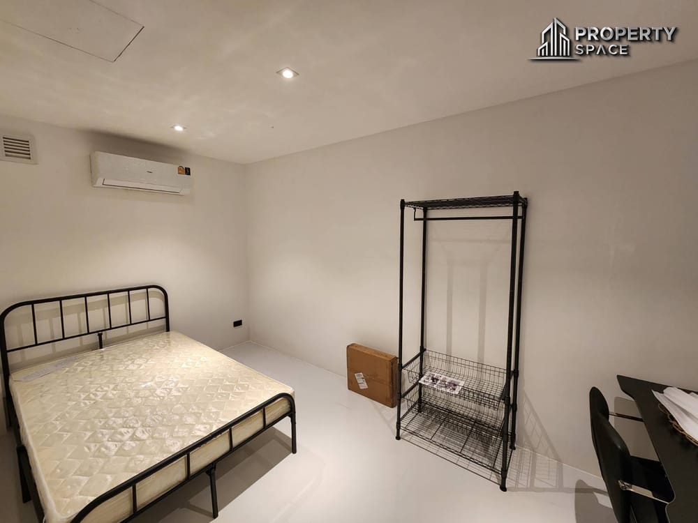 Ultra-Luxury 3-Storey Pool Villa With 6 Spacious Bedrooms And Private Elevator in Pratumnak Hill Image 54