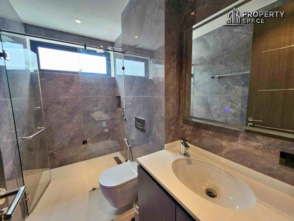 Ultra-Luxury 3-Storey Pool Villa With 6 Spacious Bedrooms And Private Elevator in Pratumnak Hill Image 38