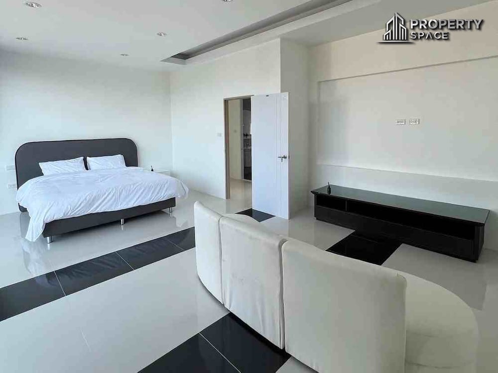 Brand New Modern House 4-Bedroom Pool Villa With Spacious Layout in Huai Yai, Pattaya – For Sale Image 15