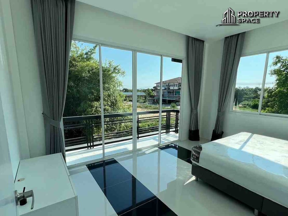 Brand New Modern House 4-Bedroom Pool Villa With Spacious Layout in Huai Yai, Pattaya – For Sale Image 24