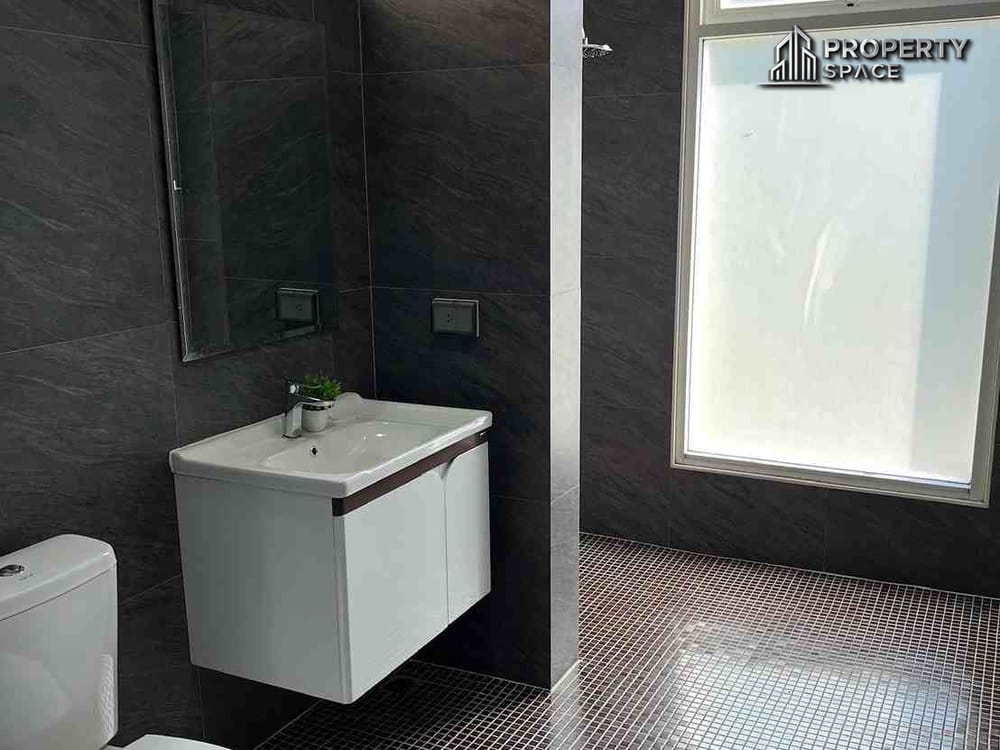 Brand New Modern House 4-Bedroom Pool Villa With Spacious Layout in Huai Yai, Pattaya – For Sale Image 28