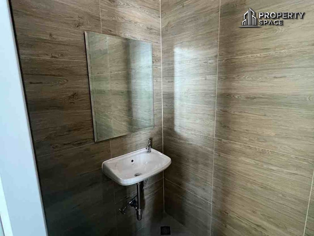 Brand New Modern House 4-Bedroom Pool Villa With Spacious Layout in Huai Yai, Pattaya – For Sale Image 31