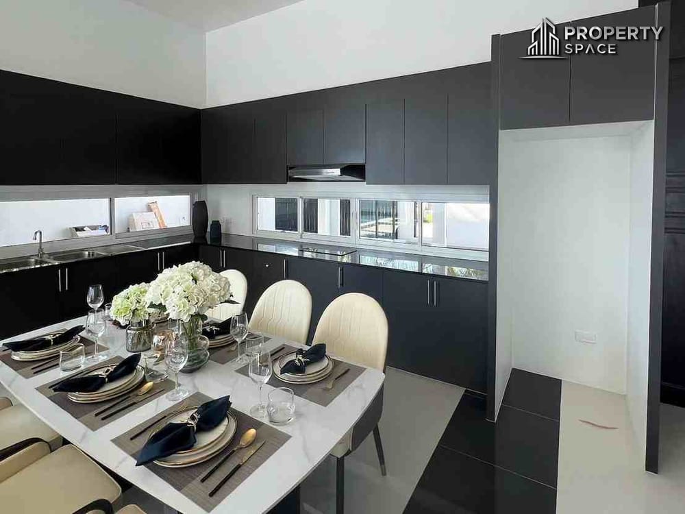 Brand New Modern House 4-Bedroom Pool Villa With Spacious Layout in Huai Yai, Pattaya – For Sale Image 10