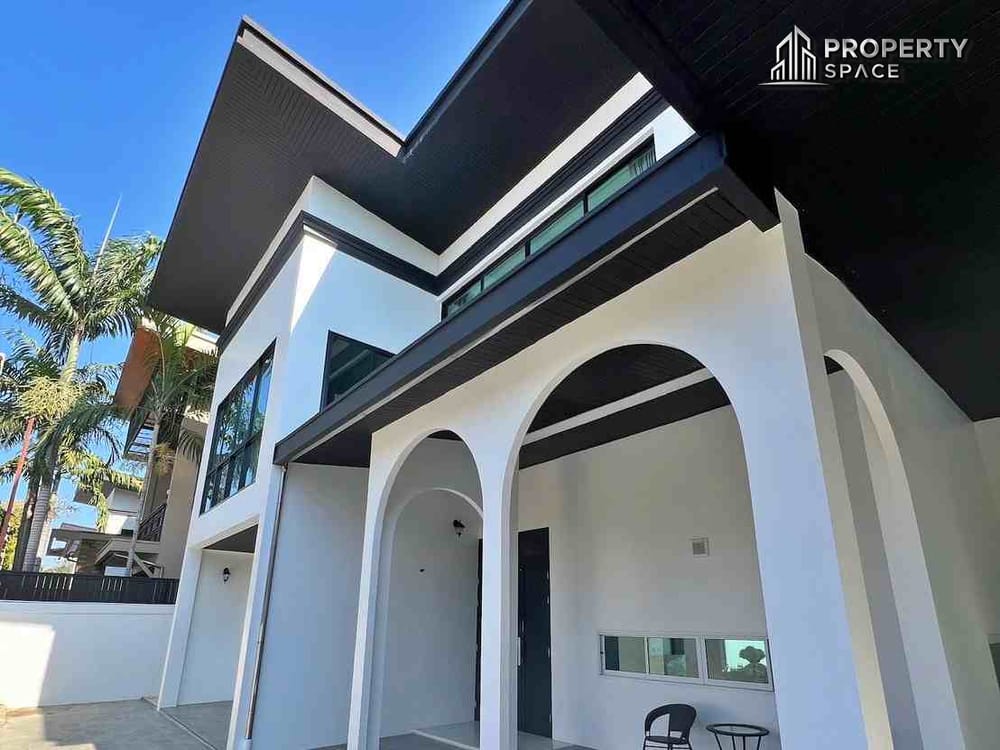 Brand New Modern House 4-Bedroom Pool Villa With Spacious Layout in Huai Yai, Pattaya – For Sale Image 3