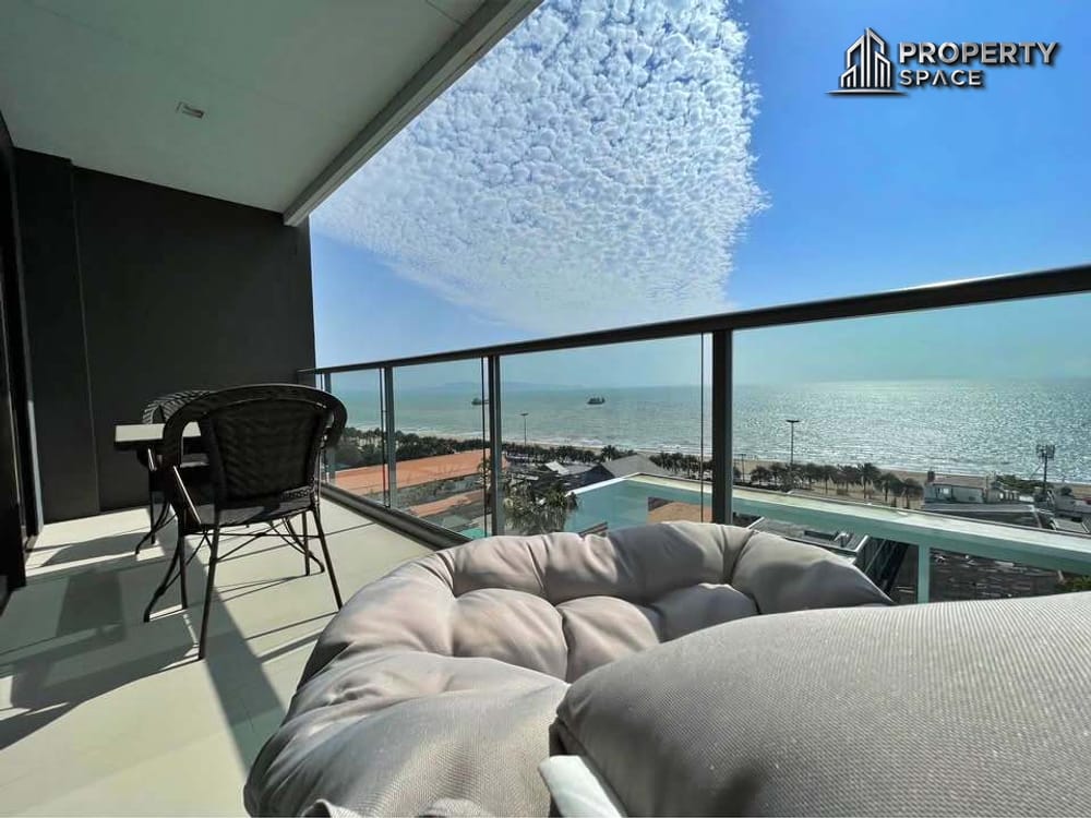 1 Bedroom Sea View In Aeras Beachfront Jomtien CondoFor Sale Image 1
