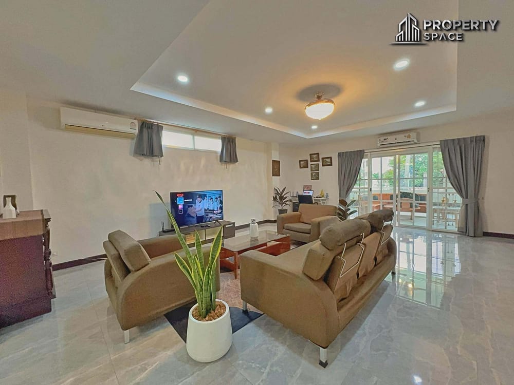Spacious Pet-Friendly 3-Bedroom House in Naklua Pattaya for Rent Image 3