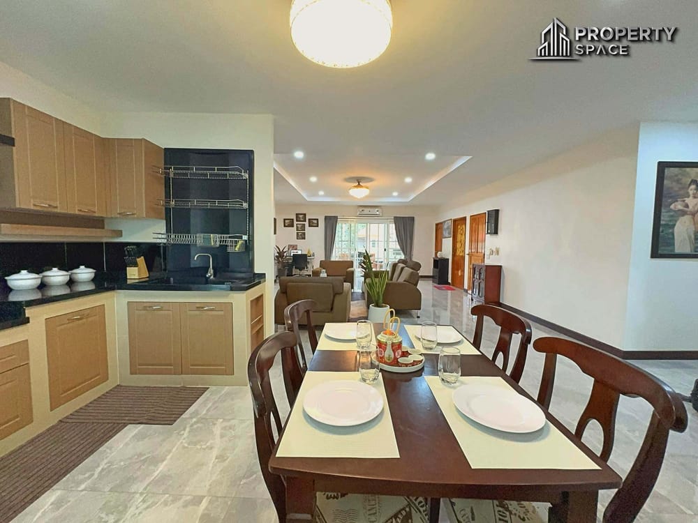 Spacious Pet-Friendly 3-Bedroom House in Naklua Pattaya for Rent Image 4
