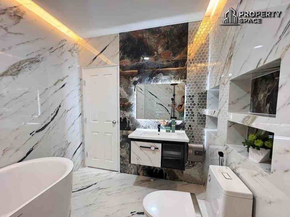Brand New Modern Single-Story 4 Bedroom Pool Villa In East Pattaya For Sale Image 8