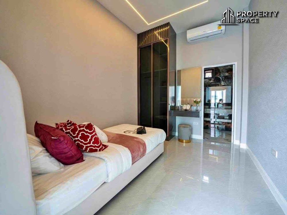 Brand New Modern Single-Story 4 Bedroom Pool Villa In East Pattaya For Sale Image 13