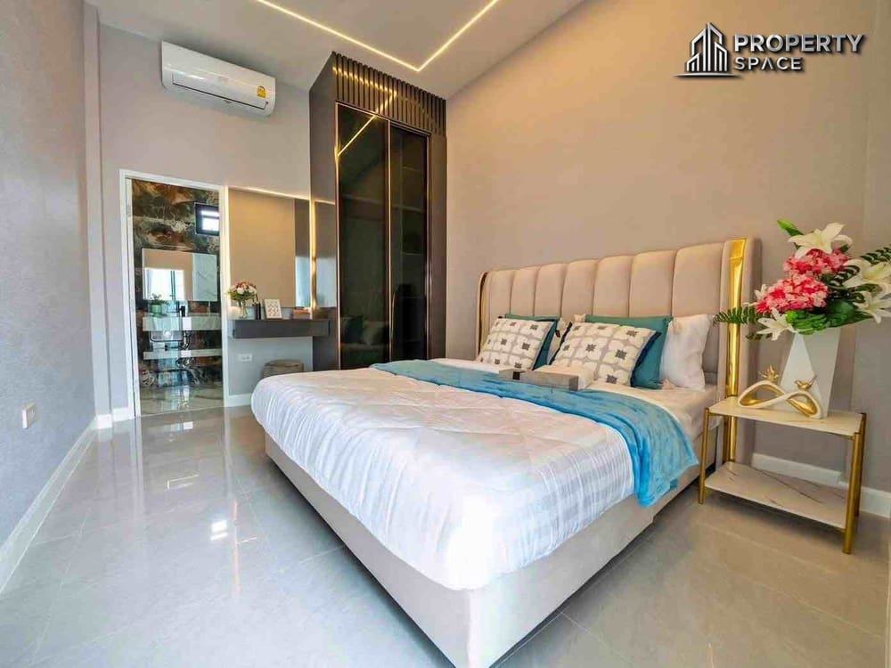 Brand New Modern Single-Story 4 Bedroom Pool Villa In East Pattaya For Sale Image 12