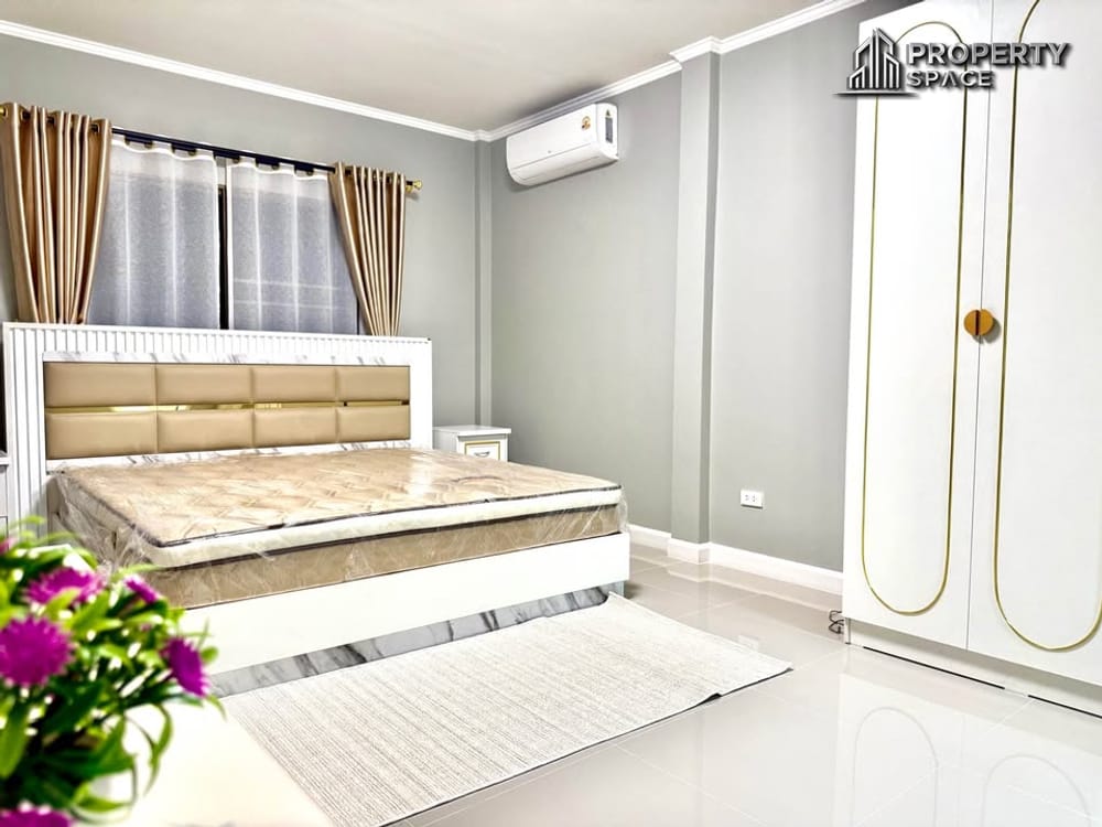 Family-Friendly 4-Bedroom Pool Villa Near Tara Pattana School Pattaya for Sale Image 13