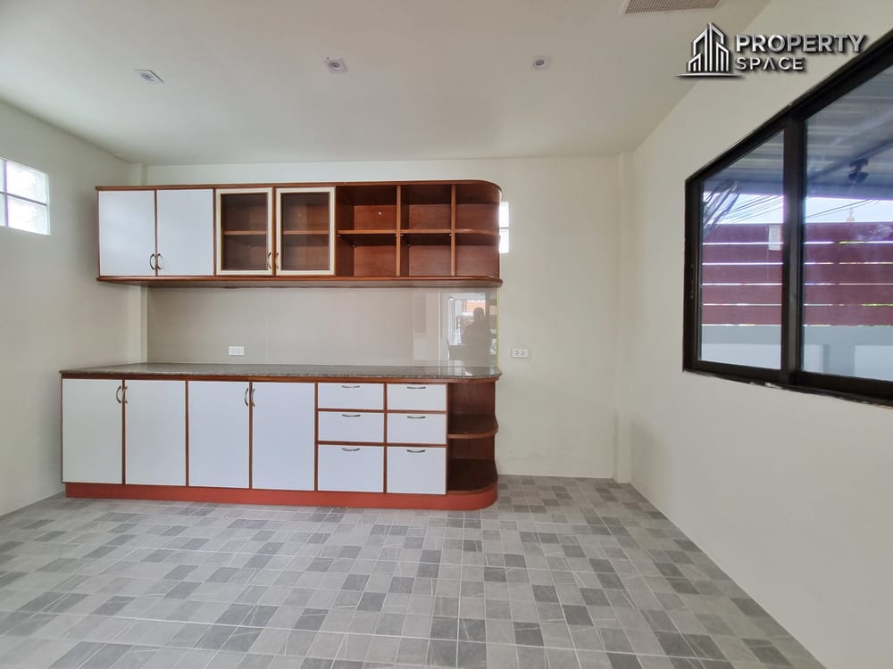 Family-Friendly 4-Bedroom Pool Villa Near Tara Pattana School Pattaya for Sale Image 6