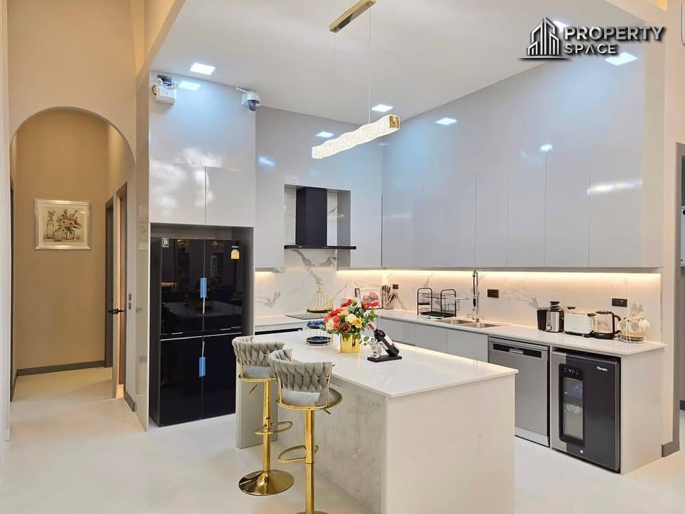 New Luxury Modern 4 Bedroom Pool Villa In Soi Siam Pattaya For Sale Image 15