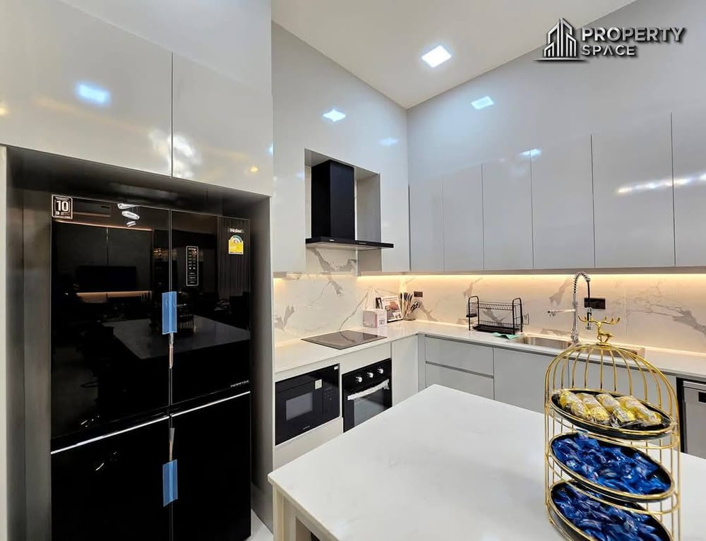 New Luxury Modern 4 Bedroom Pool Villa In Soi Siam Pattaya For Sale Image 18