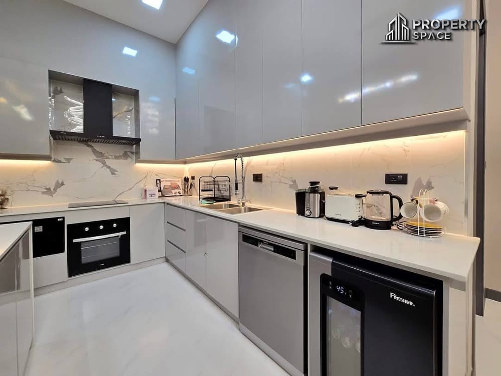 New Luxury Modern 4 Bedroom Pool Villa In Soi Siam Pattaya For Sale Image 17