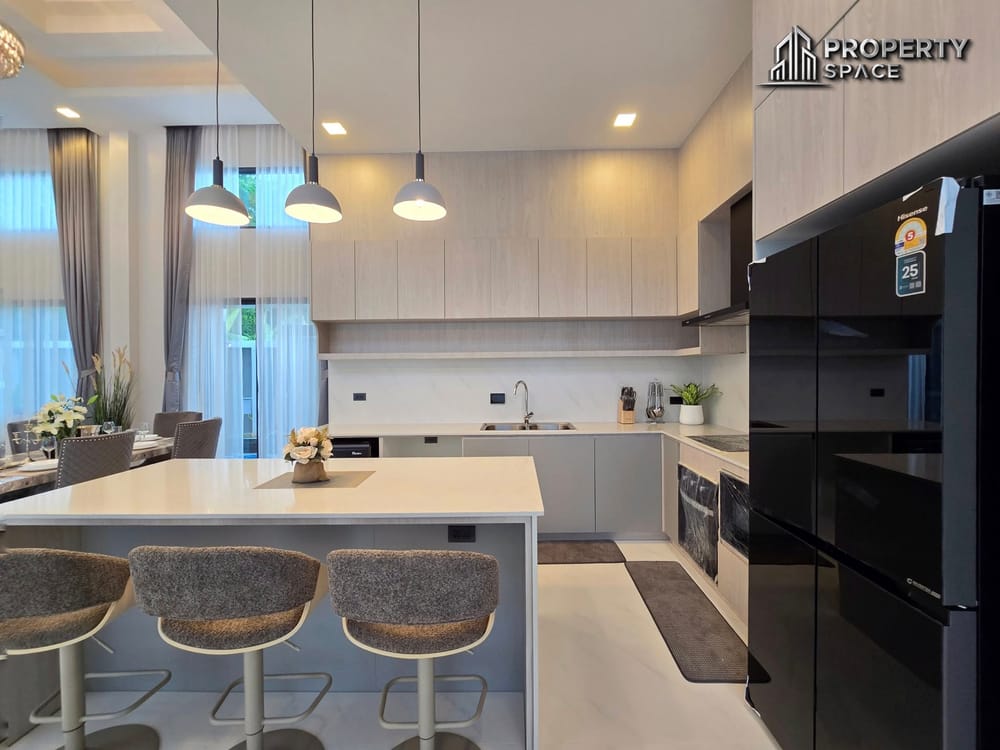 Brand New Luxury 4 Bedrooms Pool Villa in Soi Siam Country Club Pattaya Image 15