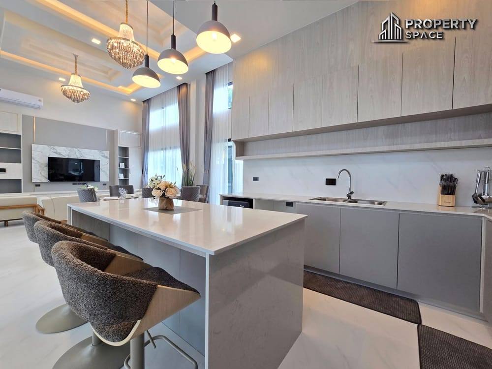 Brand New Luxury 4 Bedrooms Pool Villa in Soi Siam Country Club Pattaya Image 16