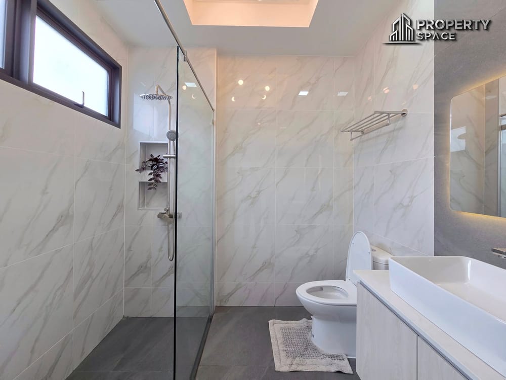 Brand New Luxury 4 Bedrooms Pool Villa in Soi Siam Country Club Pattaya Image 29