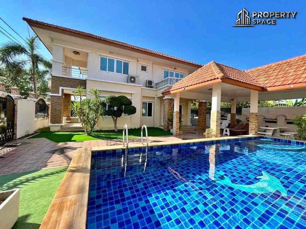 Spacious 2-Storey Pool Villa with 4 Bedrooms in South Pattaya – For Sale and Rent Image 1