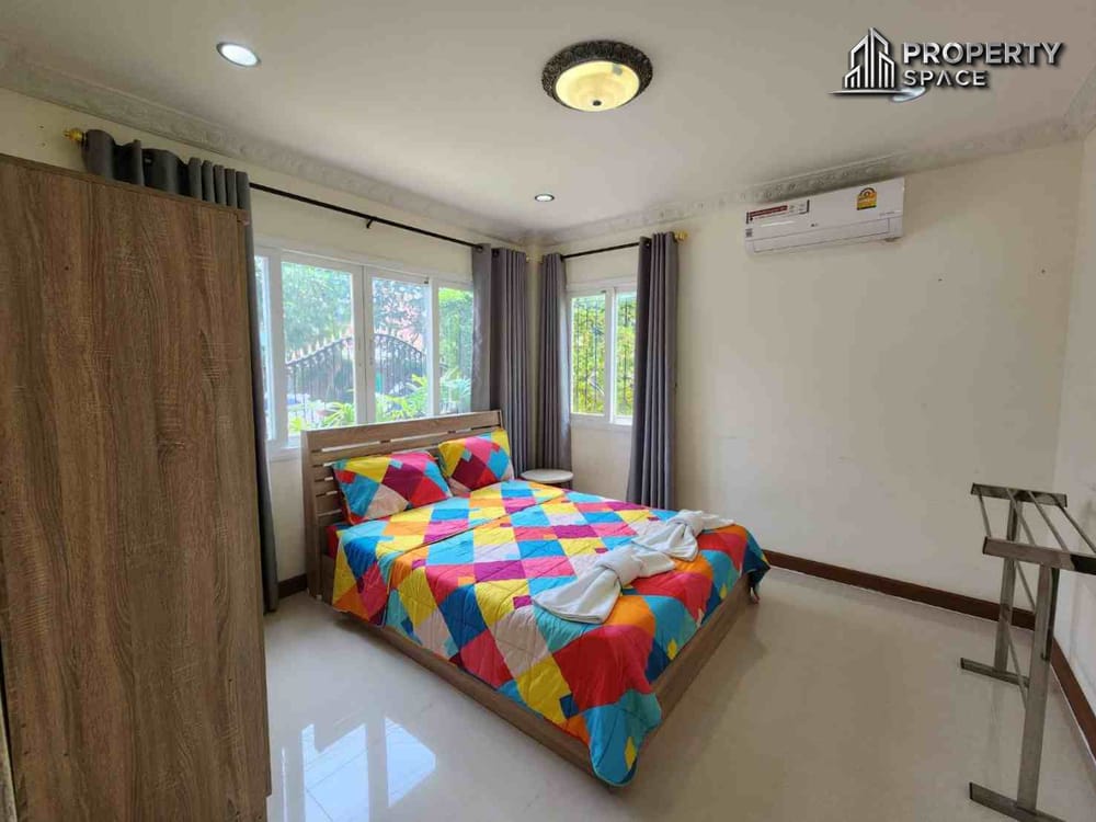 Spacious 2-Storey Pool Villa with 4 Bedrooms in South Pattaya – For Sale and Rent Image 16