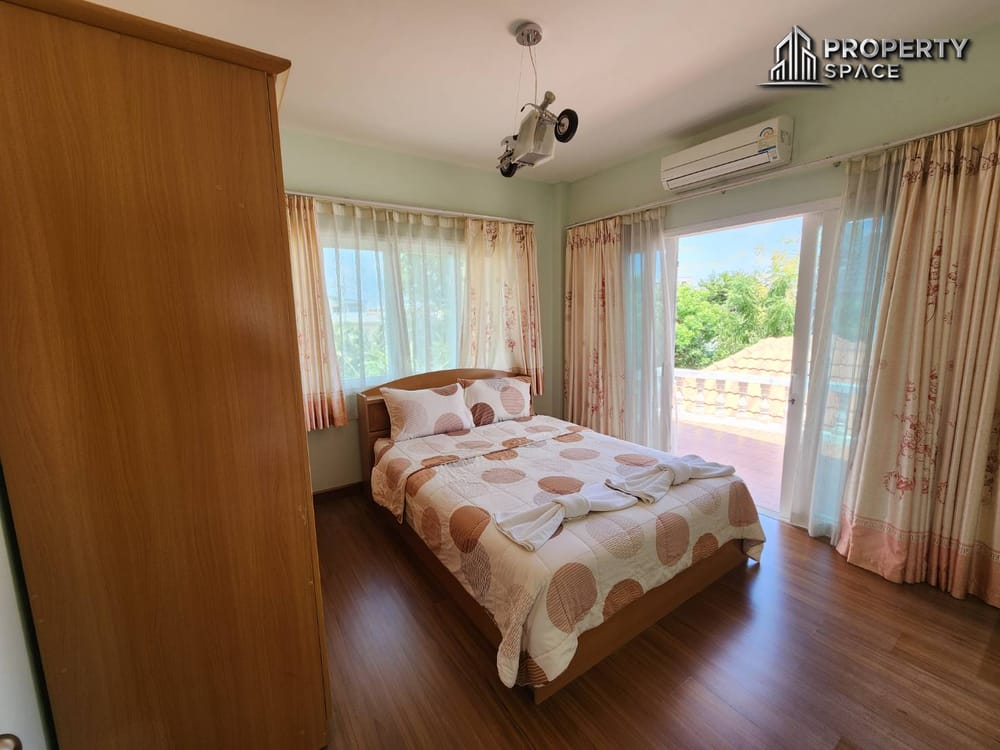 Spacious 2-Storey Pool Villa with 4 Bedrooms in South Pattaya – For Sale and Rent Image 30