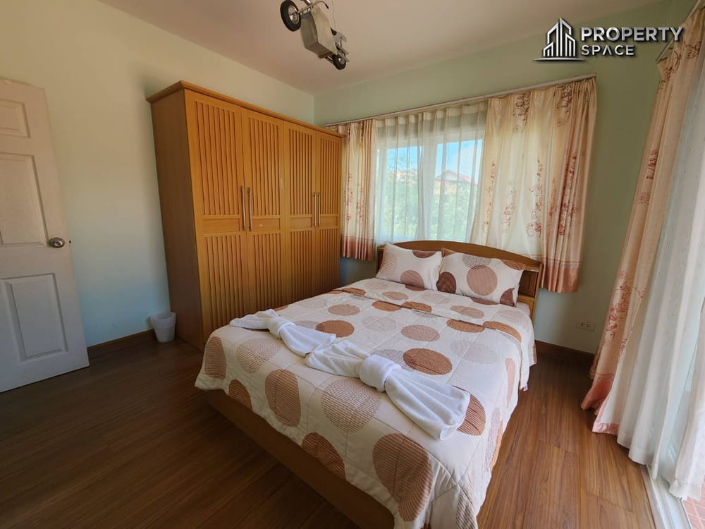 Spacious 2-Storey Pool Villa with 4 Bedrooms in South Pattaya – For Sale and Rent Image 29