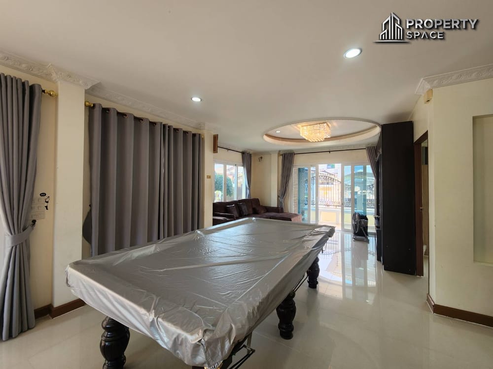 Spacious 2-Storey Pool Villa with 4 Bedrooms in South Pattaya – For Sale and Rent Image 10