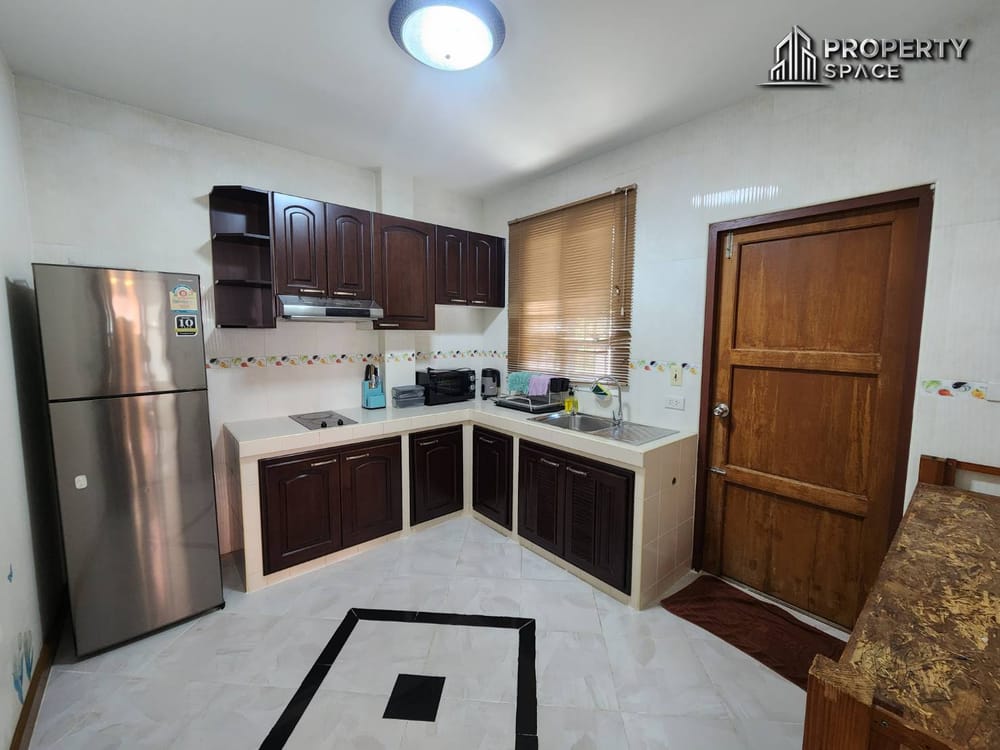 Spacious 2-Storey Pool Villa with 4 Bedrooms in South Pattaya – For Sale and Rent Image 13