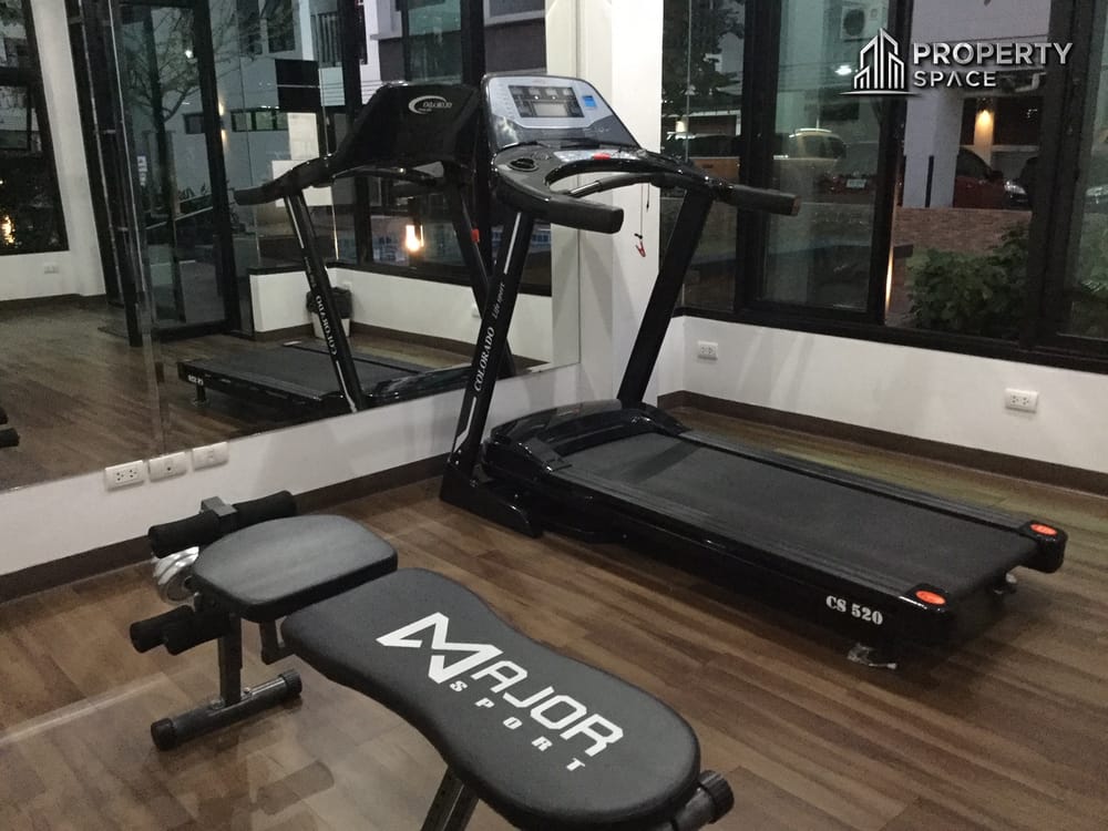 Quiet Corner Living! 1-Bedroom Condo In Na Lanna Condominium Pattaya For Rent  Image 8