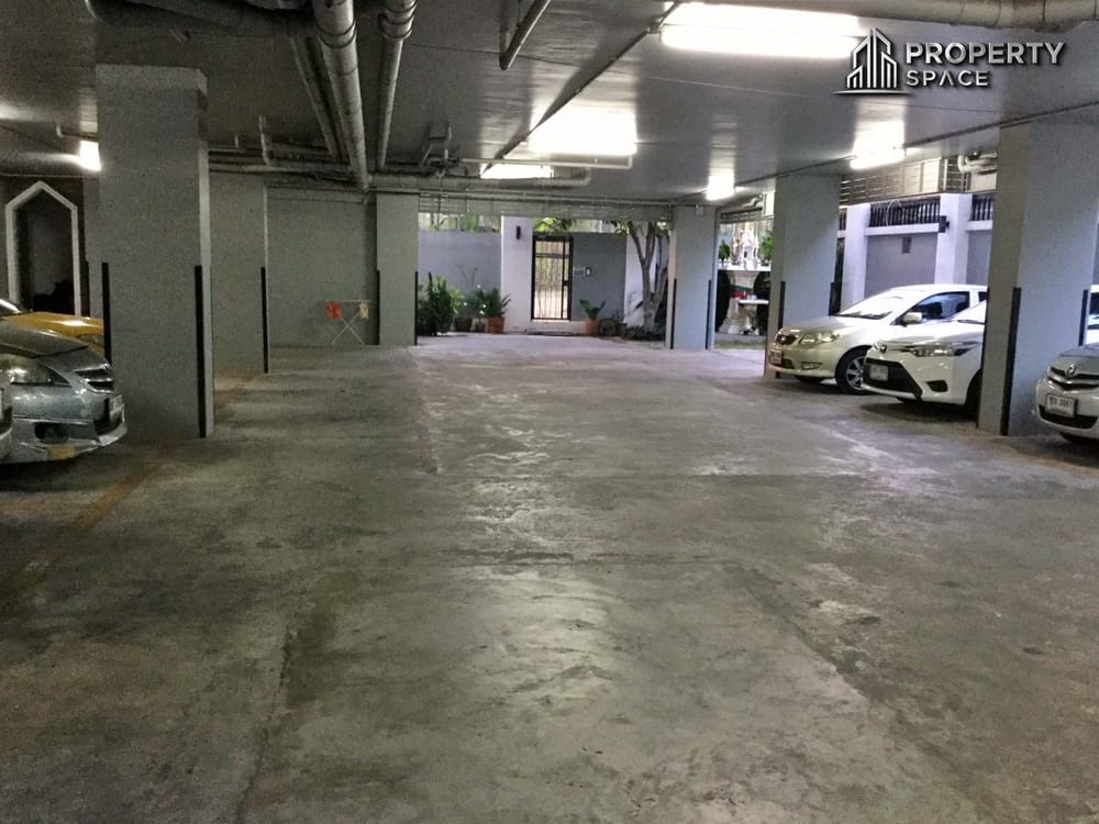 Quiet Corner Living! 1-Bedroom Condo In Na Lanna Condominium Pattaya For Rent  Image 10