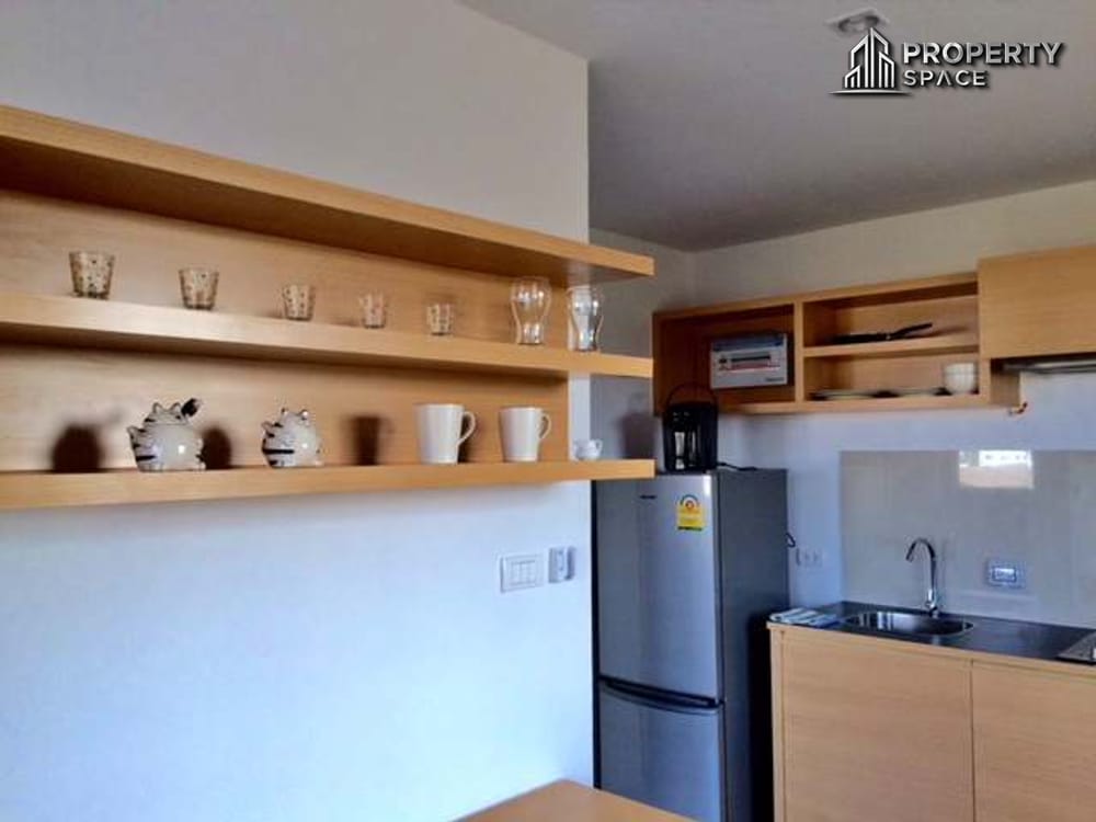 Quiet Corner Living! 1-Bedroom Condo In Na Lanna Condominium Pattaya For Rent  Image 6