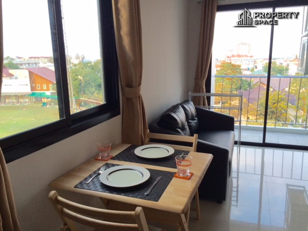 Quiet Corner Living! 1-Bedroom Condo In Na Lanna Condominium Pattaya For Rent  Image 6